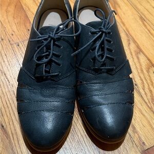 Clarks Navy Leather Women's Shoe